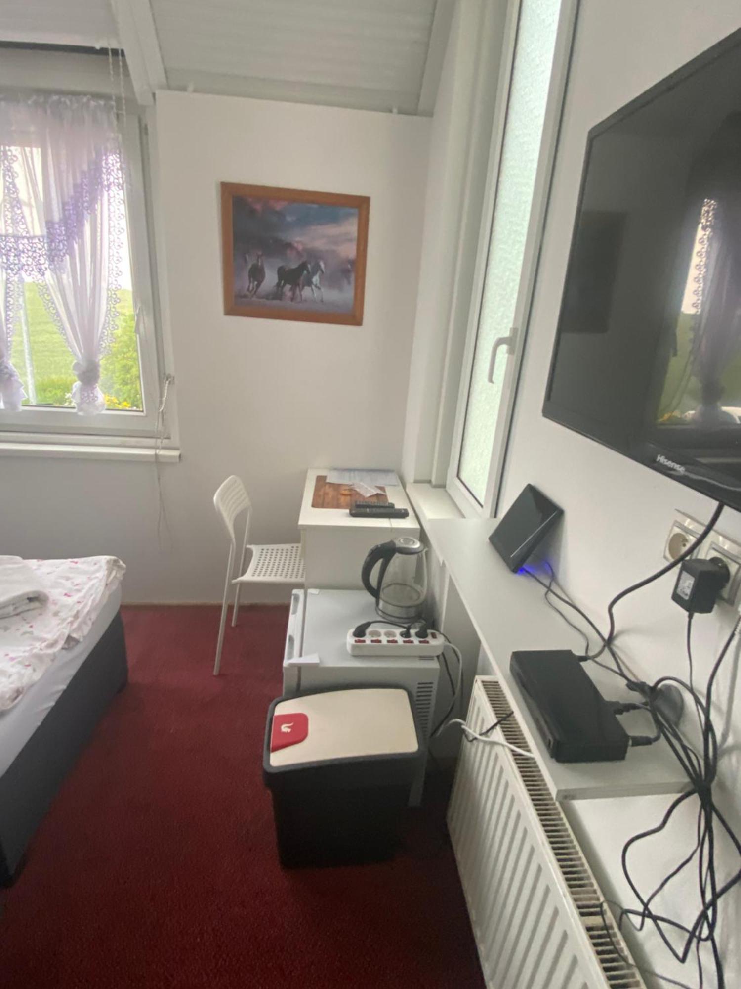 Homestay U Hanky Zdiby Екстериор снимка