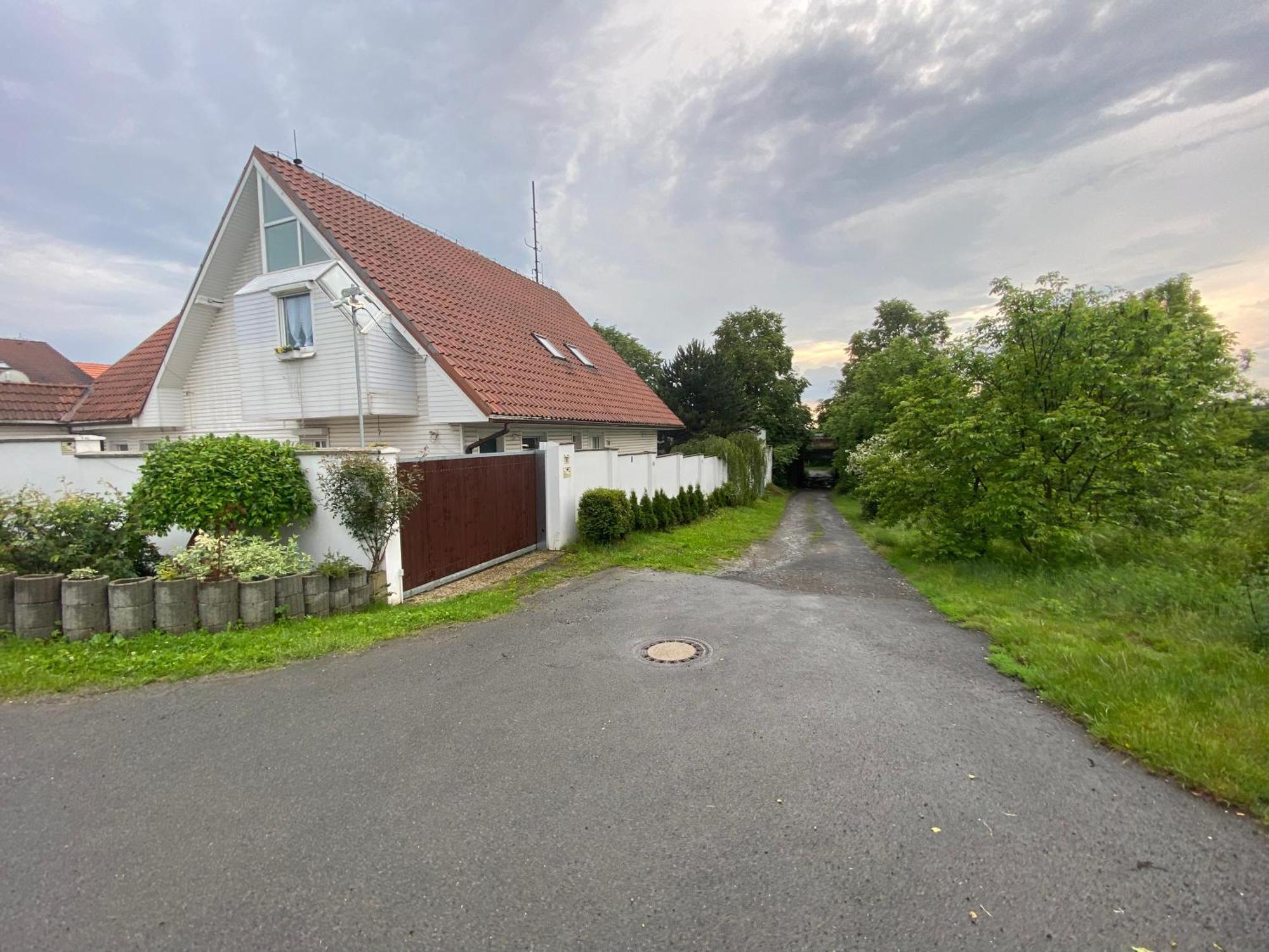 Homestay U Hanky Zdiby Екстериор снимка