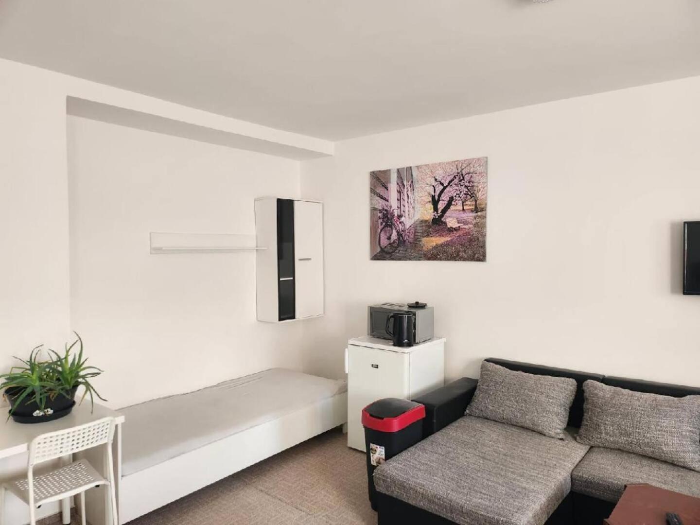 Homestay U Hanky Zdiby Екстериор снимка